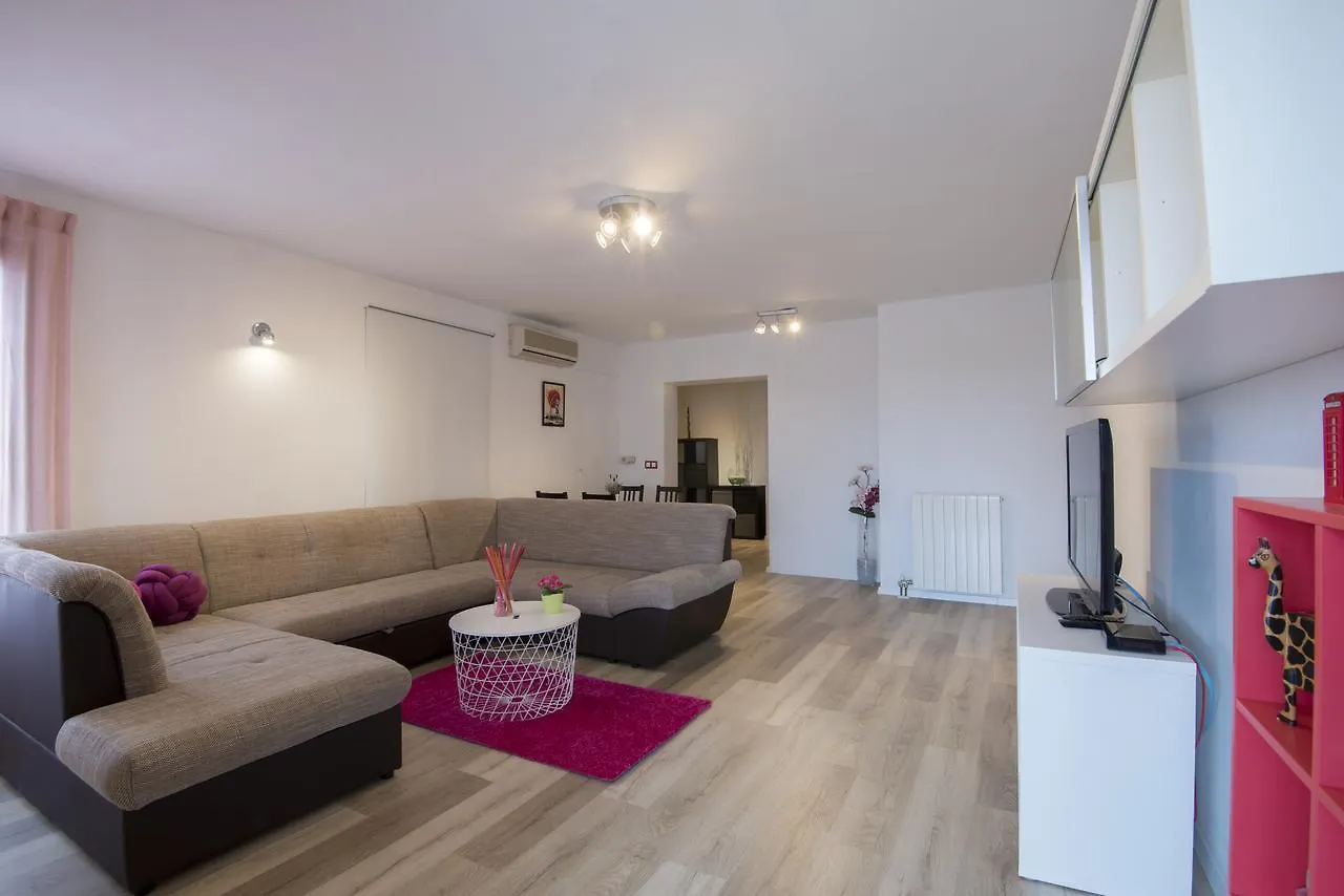 Apartment Blazenka Pula 0*,